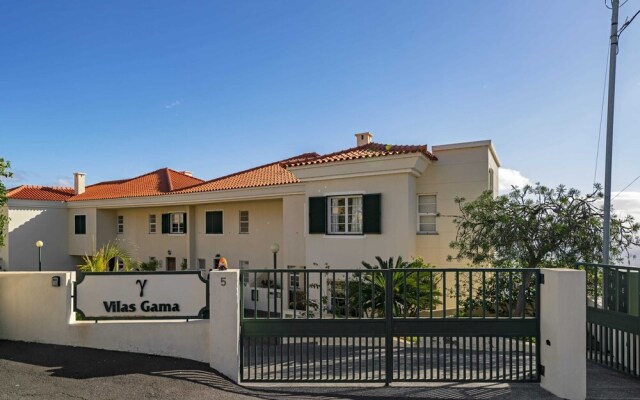 Barbecue and Sunbathing and sea View, Casa Skyline