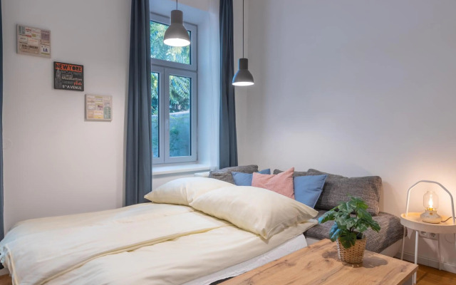 Cozy Apartment With Private Garden