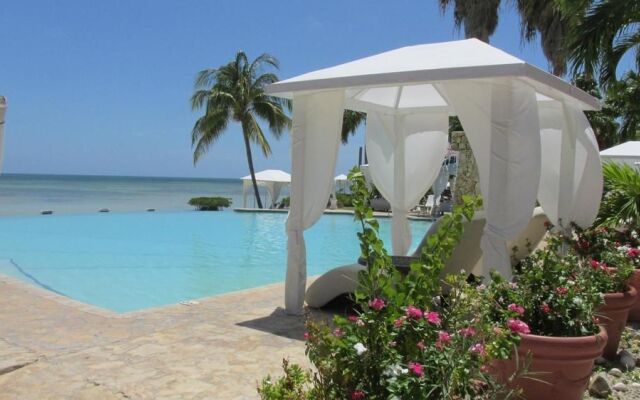 Grand Bahía Ocean View Hotel