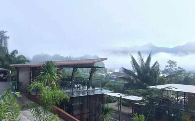 Blue Mountain Phangnga Resort