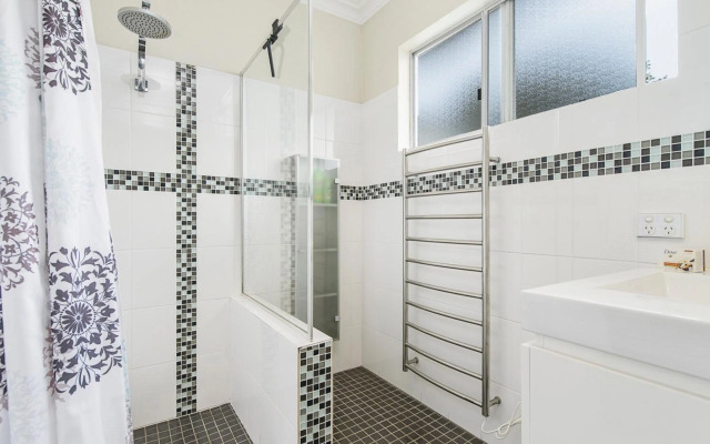 ONDINE, 4 Belmore Street