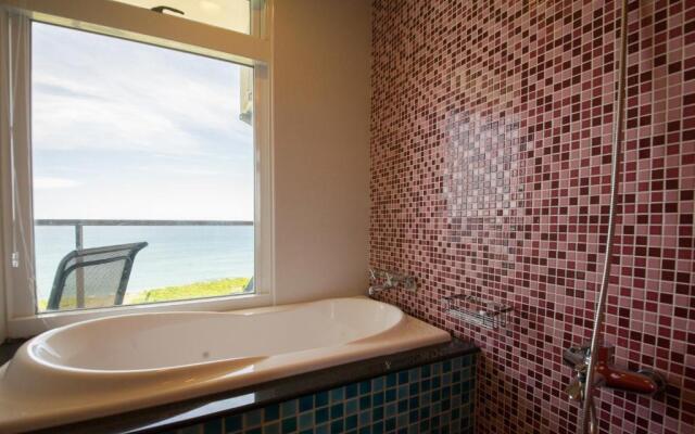 Whitecaps B&B