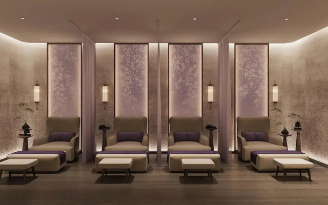 Grand Royal Riverside Hue, Fusion Collection