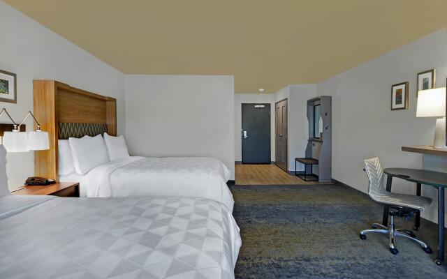 Holiday Inn Grand Rapids North - Walker, an IHG Hotel