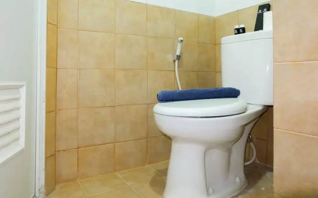 Comfortable Fully Furnished Studio Green Pramuka City Apartment