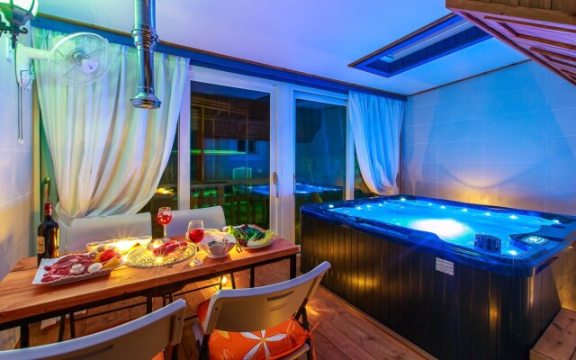 Glam House
