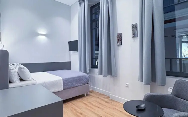 Lofus Art Suites