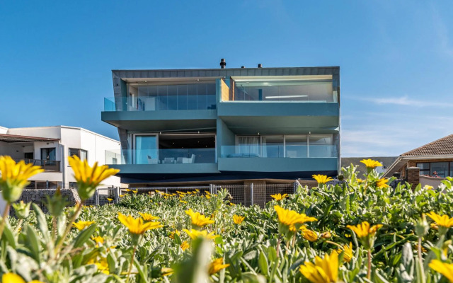 17 Marine Hermanus, Apartment 103 with private Hot Tub