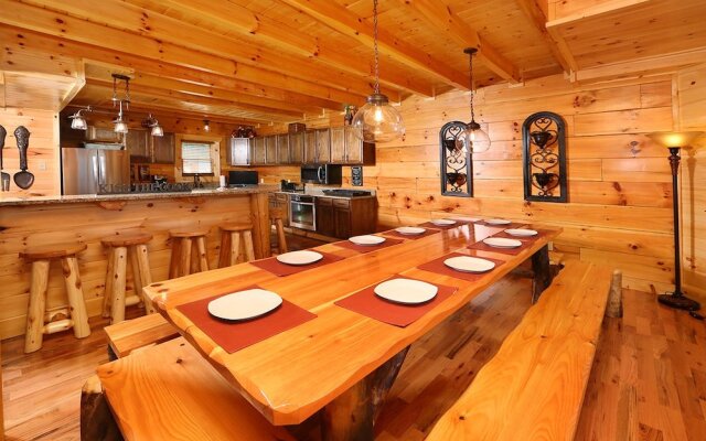 Picture Perfect 7 Br cabin by RedAwning