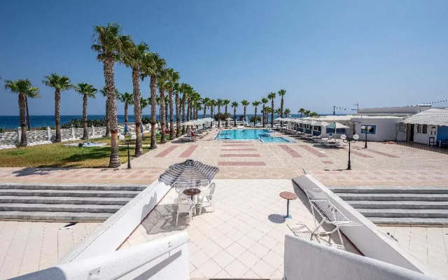 Mammis Beach Hotel