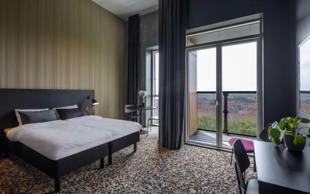 Peak 12 Design Hotel