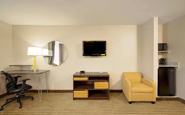Super 8 By Wyndham Lexington Winchester Rd