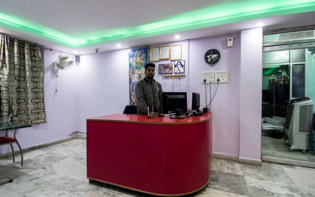 OYO 24087 Viraj Hotel