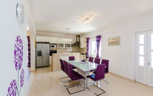 Villa Dragic