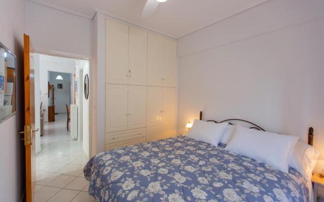 Poly's charming home - City center & near the beach 2bedroom apartment
