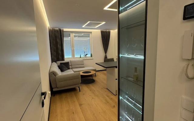 Stylish Apt Near Belvedere 15 Min to Center