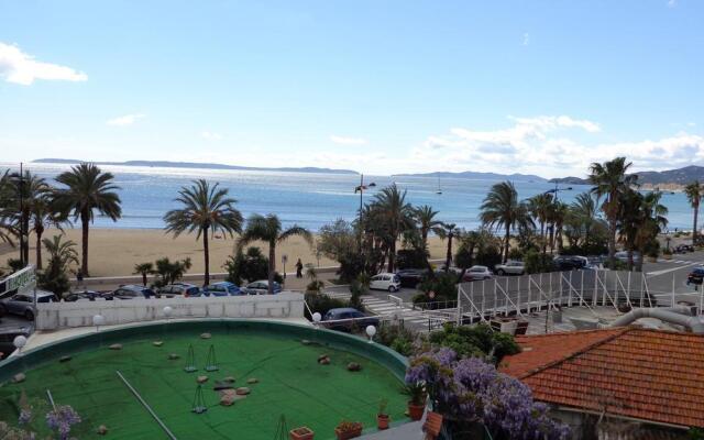 Hôtel L'ÎLOT FLEURI