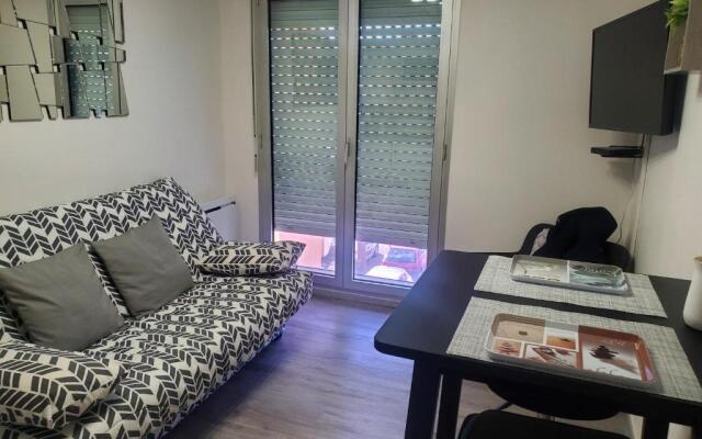 Joli Petit Studio Au Centre De Carry Le Rouet