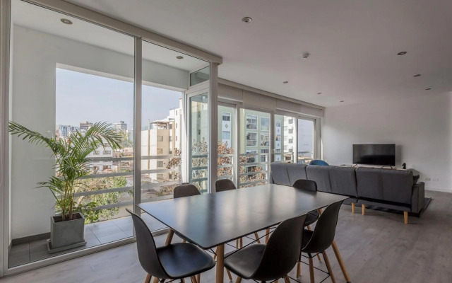 Monochromatic 2BR in Miraflores