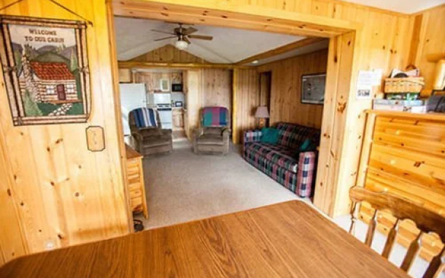 Eagle Bay Lodge