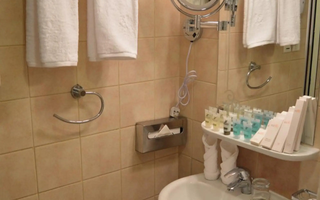 Durrat Al Eiman Hotel