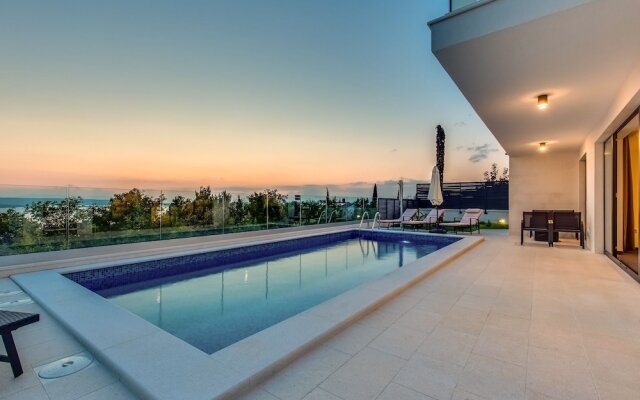 House Luxus Villa Arly