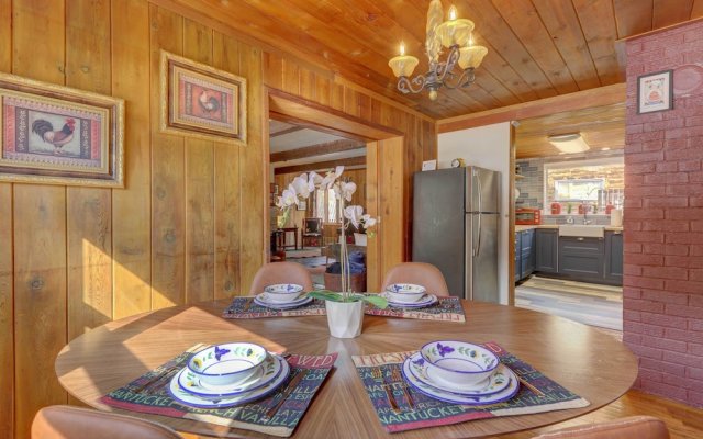 Lake Cabin w/ King Bed, Foodie Kitchen, & Views
