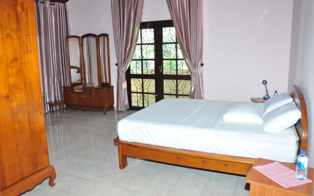 Sugandi Inn