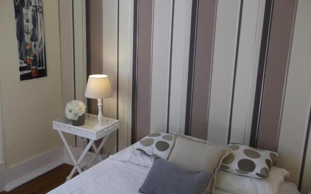 Angola Top Floor 6 Bedrooms