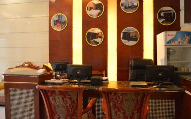 Panda Cub Hotel China West Normal University Branch