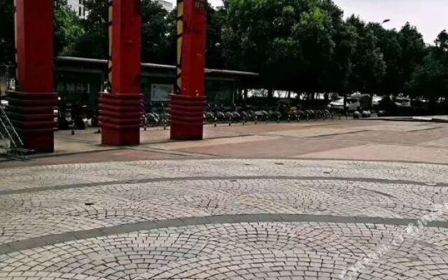 Taining Hotel (Wuhan Yuxinpei Park Subway Station)