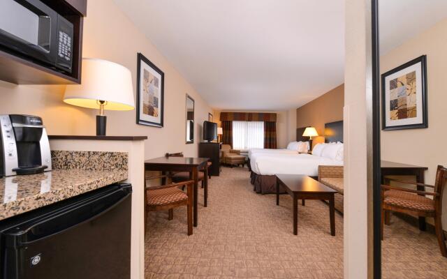 Holiday Inn Express & Suites Bridgeport, an IHG Hotel