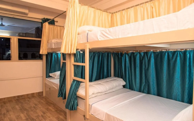 Strangers Hideaway Hostel