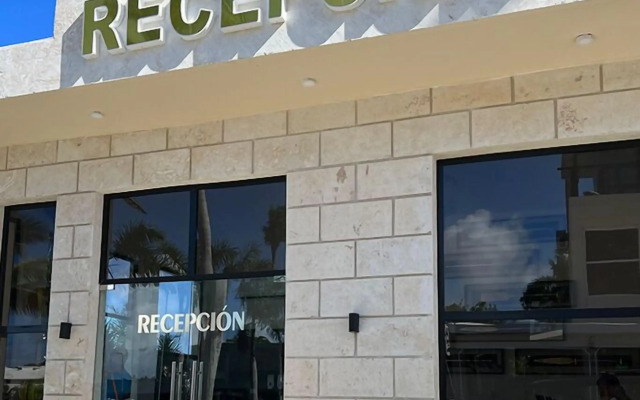 Playa Palmera Beach Resort