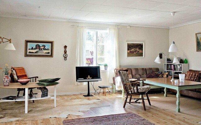 10 Person Holiday Home in Mariestad