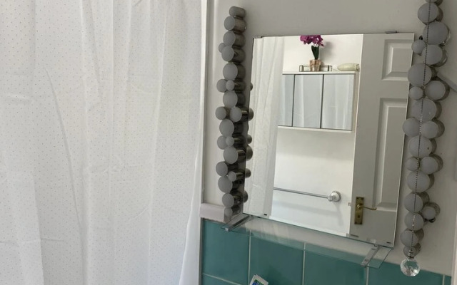 Lovely 2 Bed Apartment in East London