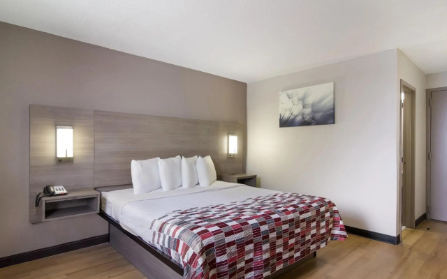 Red Roof Inn & Suites Brunswick I-95