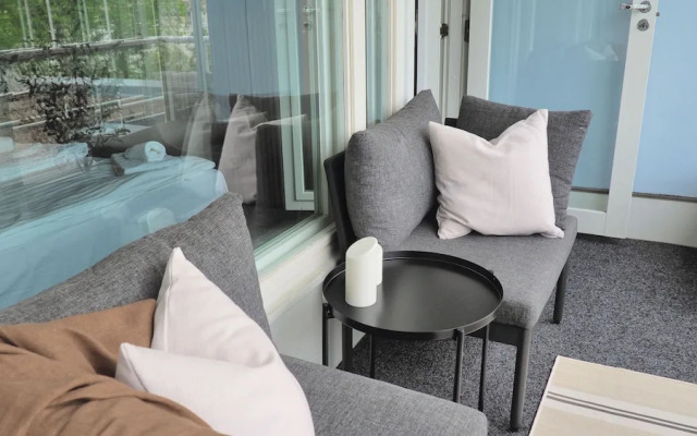 Suite with Sauna & Jacuzzi in Kamppi