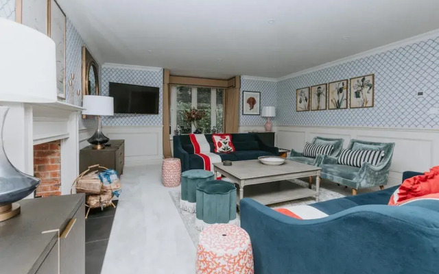 The Dragonfly - Central 2 Bedroom House