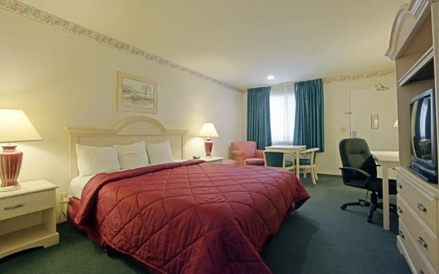 Days Inn by Wyndham Gilroy