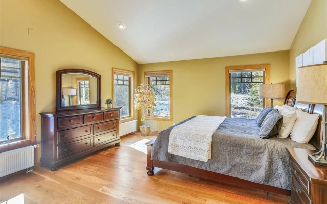 Snowy River 4 Bedroom Home by RedAwning