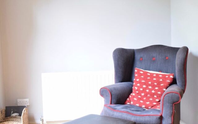 2 Bedroom Flat In East London