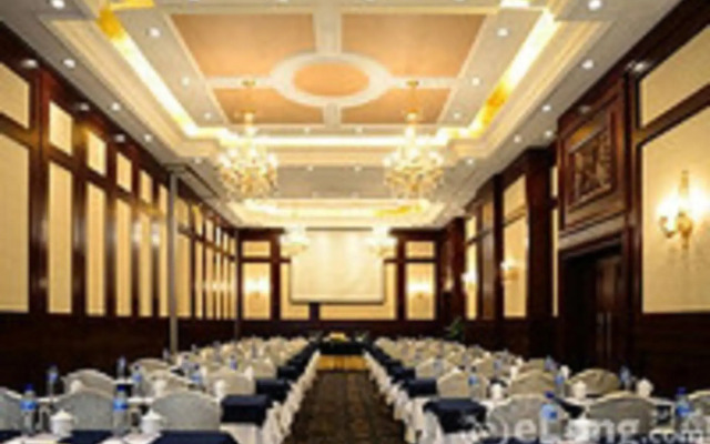 The Bund Riverside Hotel