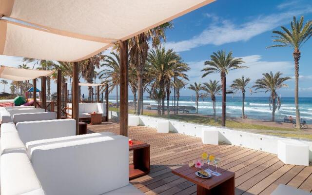 Отель H10 Conquistador