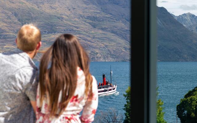 Crowne Plaza Hotel Queenstown, an IHG Hotel