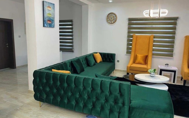 Blue Island Hotel And Suites