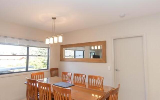 Banjos Way 2/23 Banjo Patterson Crescent