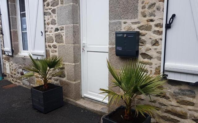 Les Gravelots (Adults Only)