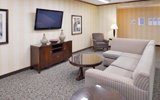 Holiday Inn Express & Suites Sioux Falls At Empire Mall, an IHG Hotel