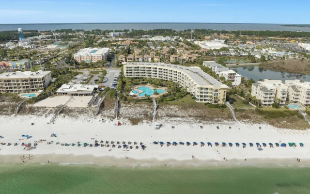 Fun In The Sun! Crescent at Miramar - Gulf Front+beach Chairs